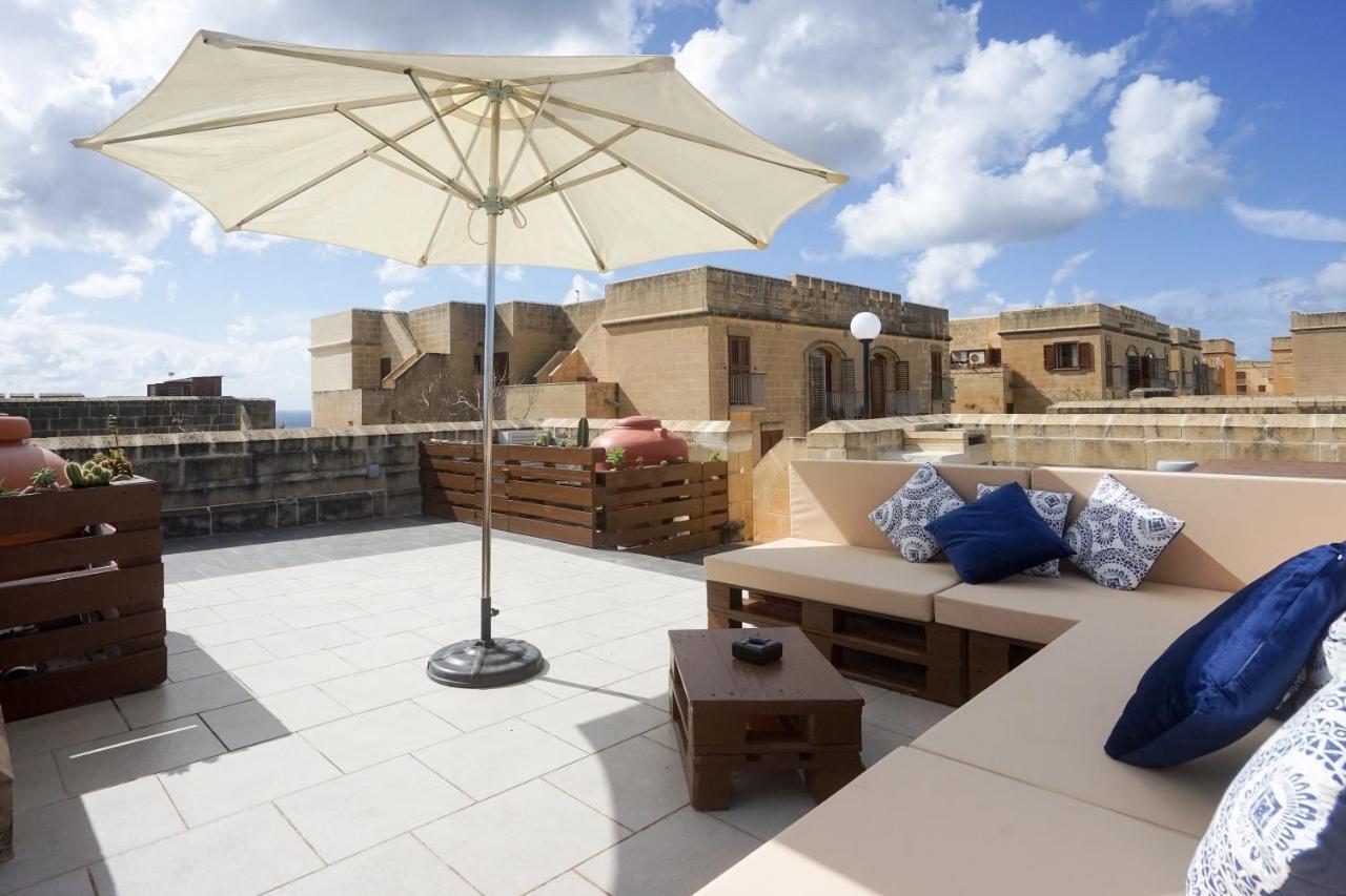 Getawaynpetto Private Duplex Maisonette With Jacuzzi Hot Tub Mgarr 外观 照片